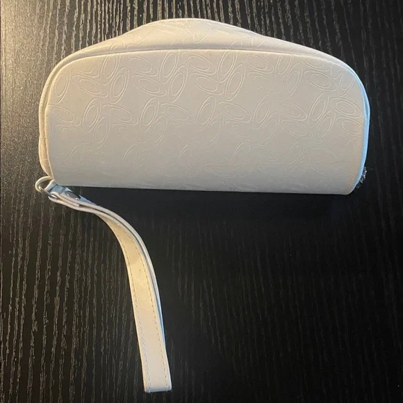 Oakley Glasses Case - Picture 2 of 5